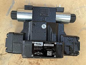 D1VW001C4VJW91 Pilot Operated Pilot Valve USED