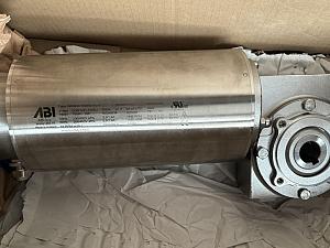 WRSH370/MRS 18C-4 50Hz 230/400 ± 5% 3,3/1,9 A 1445RPM Electric Motor