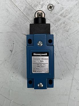 Explore Reliable Honeywell  Solutions at CNC-Service.nl. Discover a wide array of industrial components, including 15ZS I-DIN 43694 BORDER BUTTON NEW, to optimize your operational efficiency.